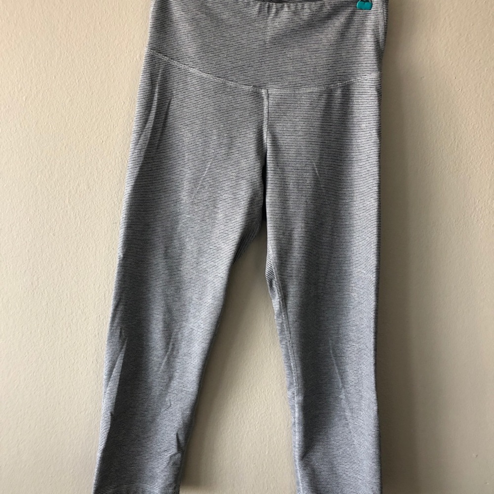 Old Navy Grey-striped Workout Leggings